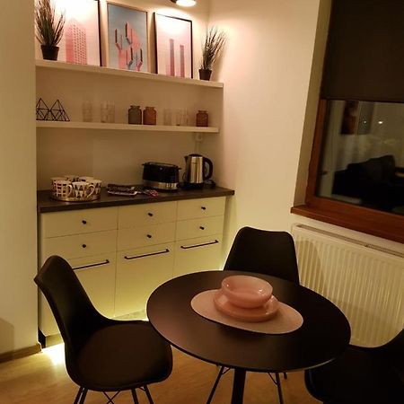 Kolonaki Domus Apartment 3 Iasi Luaran gambar